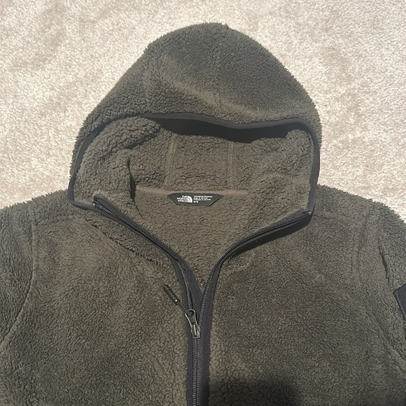 The North Face Women’s Campshire Hoodie. - Picture 3 of 6
